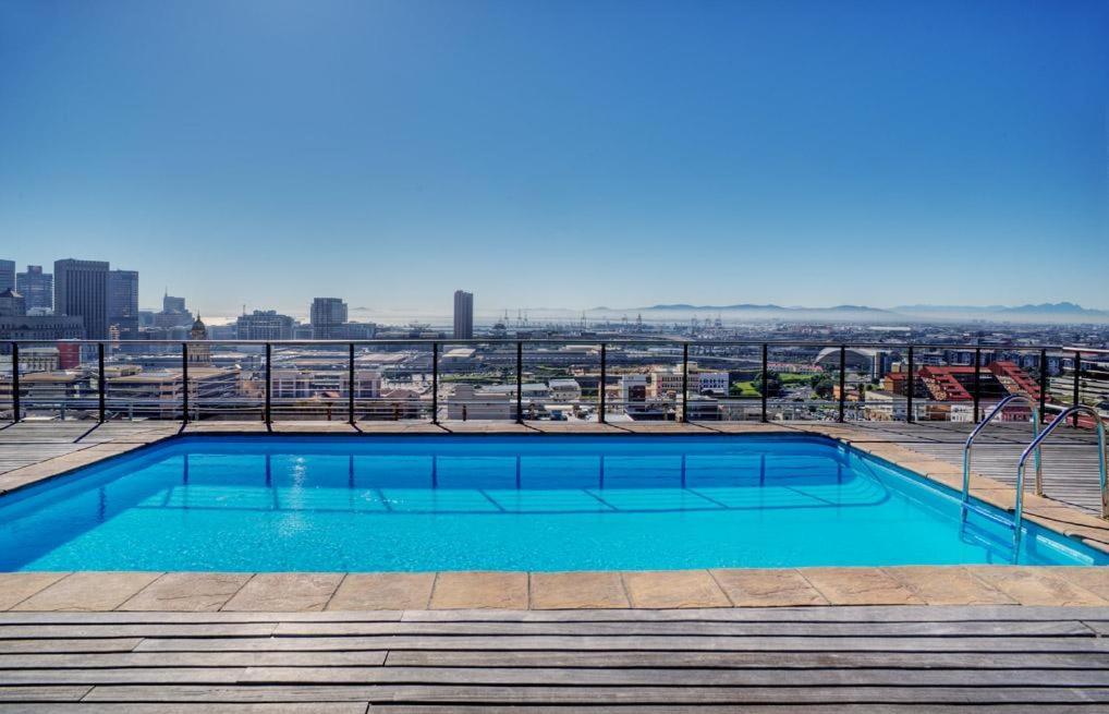 Four Seasons Apartments เคปทาวน์ ภายนอก รูปภาพ